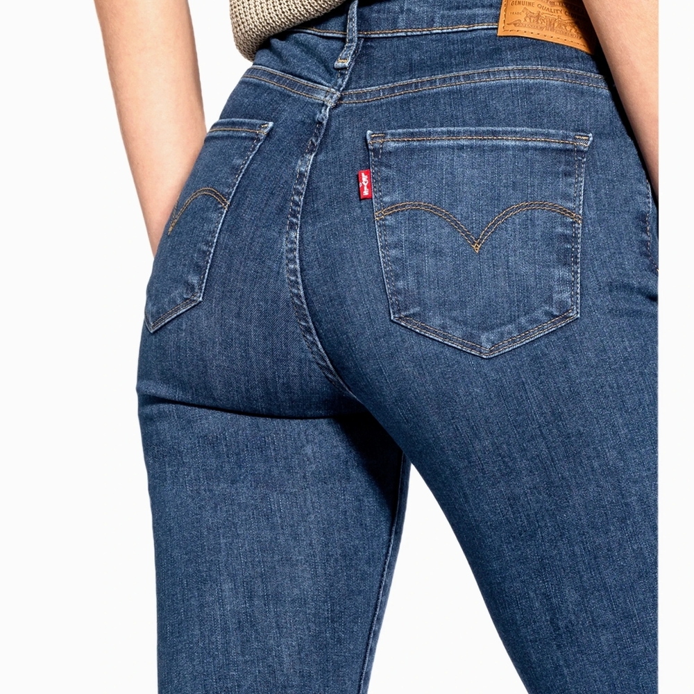 *NWOTs* Levi's 720 High-Rise Super Skinny Jeans. Size 26x30 - Picture 4 of 13